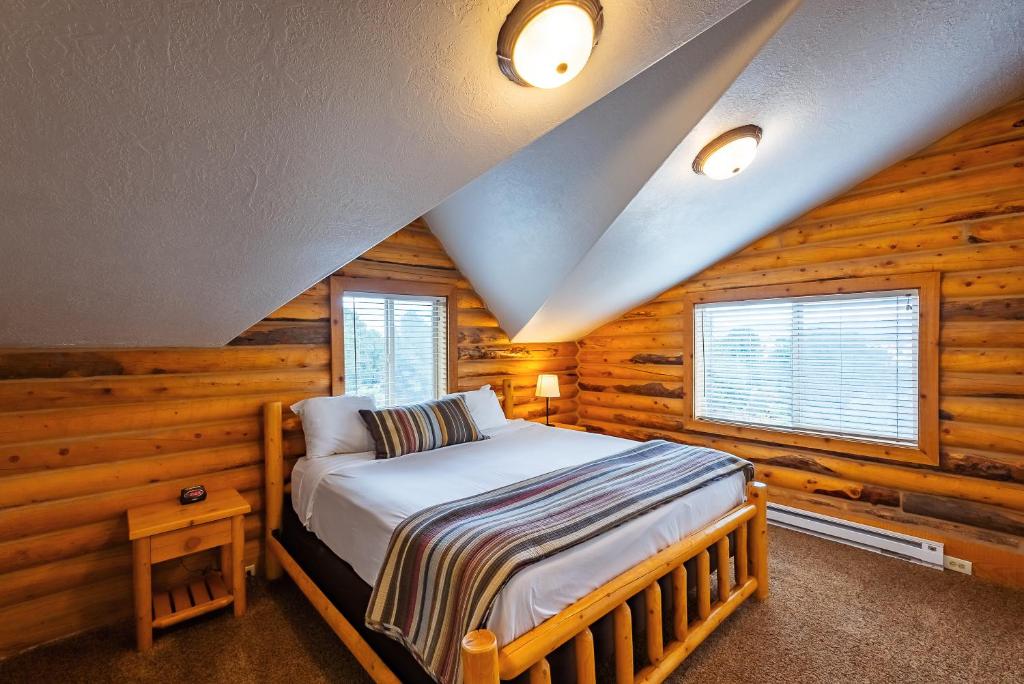 Zion Ponderosa Ranch Resort - 