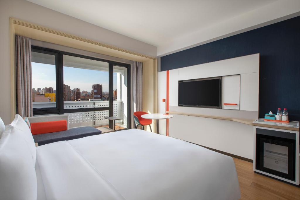 Holiday Inn Express Beijing Yizhuang Center, an IHG Hotel - Standaard King Room Met Balkon