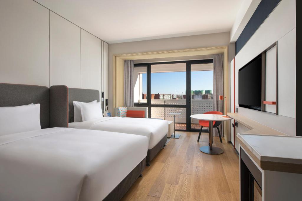 Holiday Inn Express Beijing Yizhuang Center, an IHG Hotel - Standaard Twin Room Met Balkon