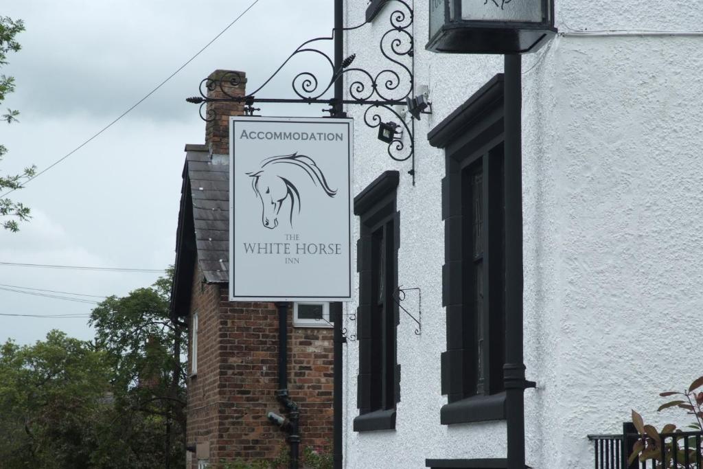 White Horse Inn - Resim 34