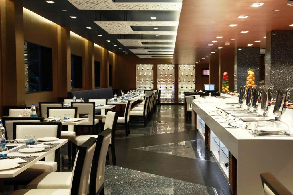 Restaurace v ubytování Radha Regent, Chennai