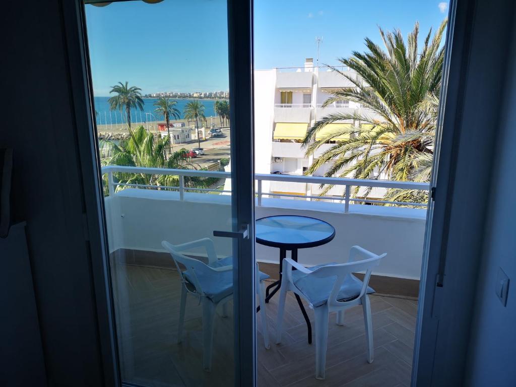 Balkon lub taras w obiekcie Sunny Beach View Duplex wWi-Fi Pool AC - Alojamientos La Torre