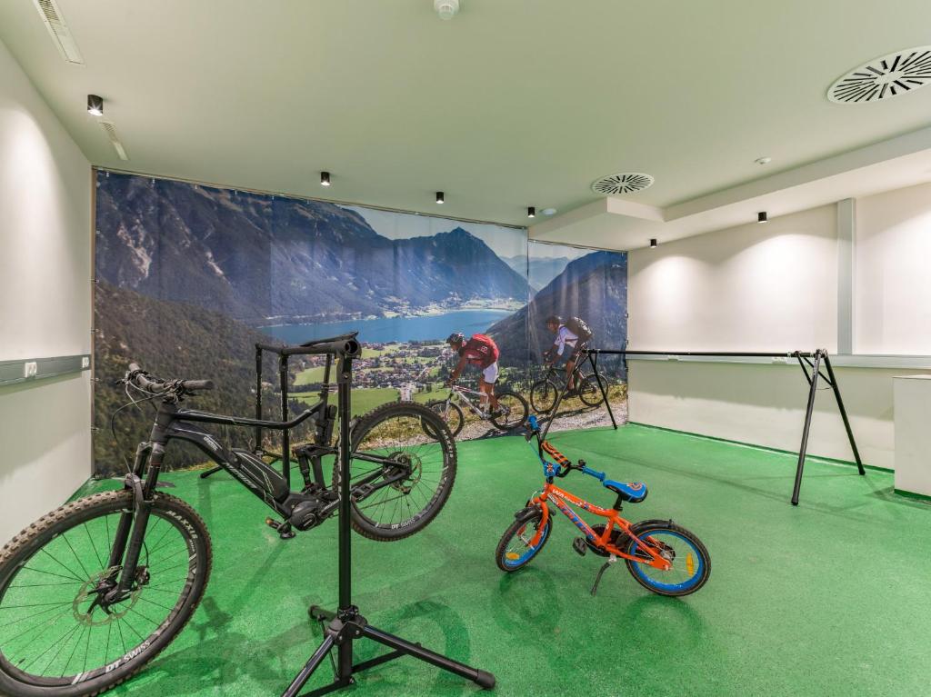 Jazda na bicykli v okolí ubytovania Liebes Caroline 4-Sterne-Hotel