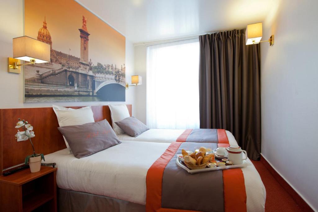 Alyss Saphir Cambronne Eiffel - Resim 23