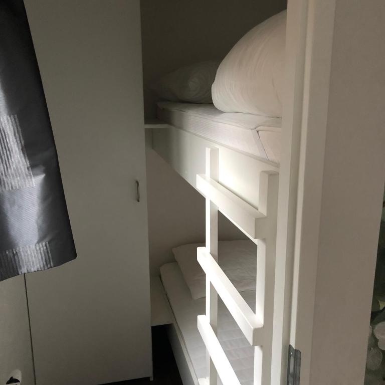 Postel nebo postele na pokoji v ubytování Chalet Bosrand 42 Park Veluwshof 6 p