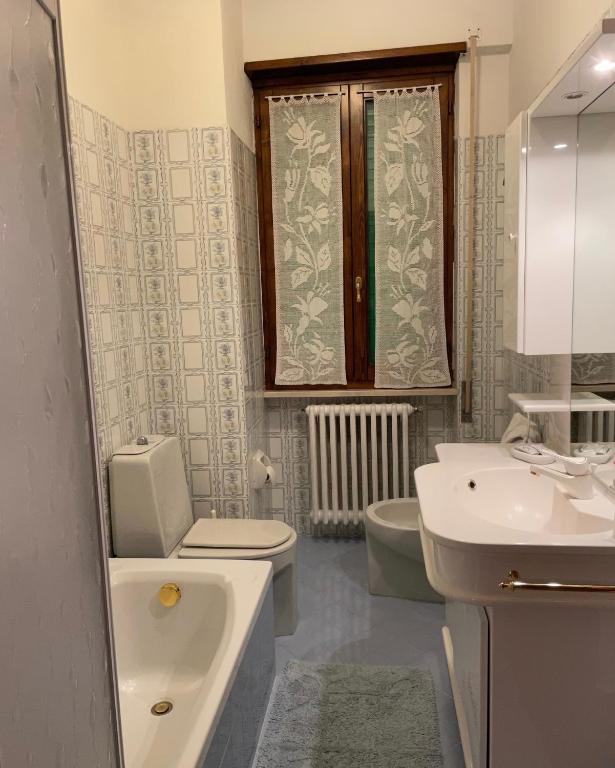 A bathroom at Appartamento Mimosa