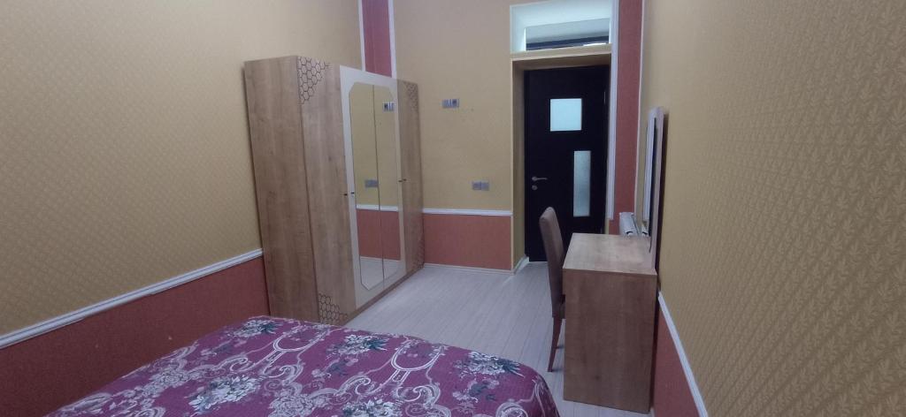 لابی و فضای عمومی Large and central apartment in the heart of Baku, close to Icheri Sheher Metro station and the Fountain Square - تصویر ۵