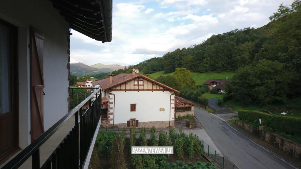 Vista general de una montaña o vista desde la casa o chalet 