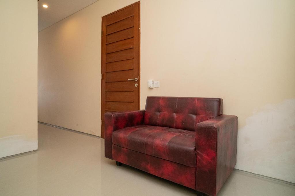 Posezení v ubytování RedDoorz near ITDC Nusa Dua