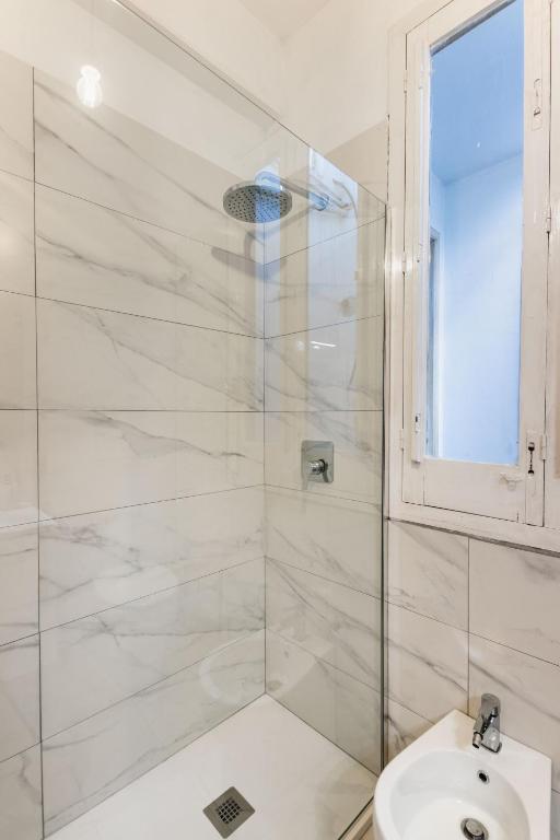 A bathroom at Trigona 4 Apartment