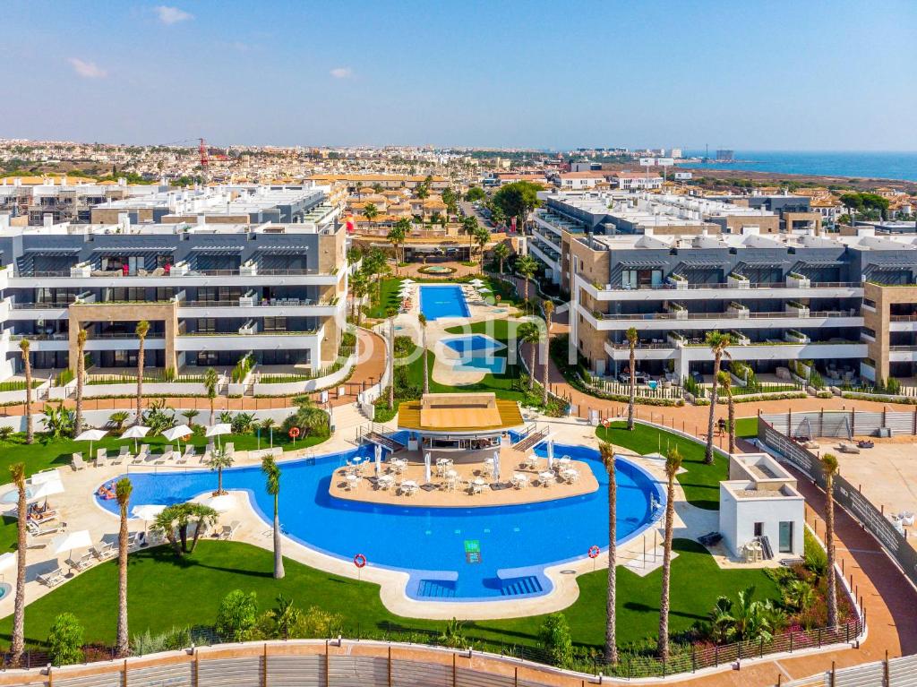 Exclusive apartment in Flamenca Village with gym, sauna, 3 ...