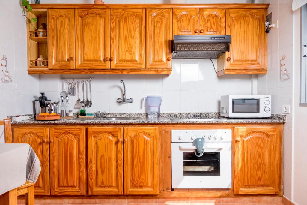Kuchyň nebo kuchyňský kout v ubytování La Casa del Barranco