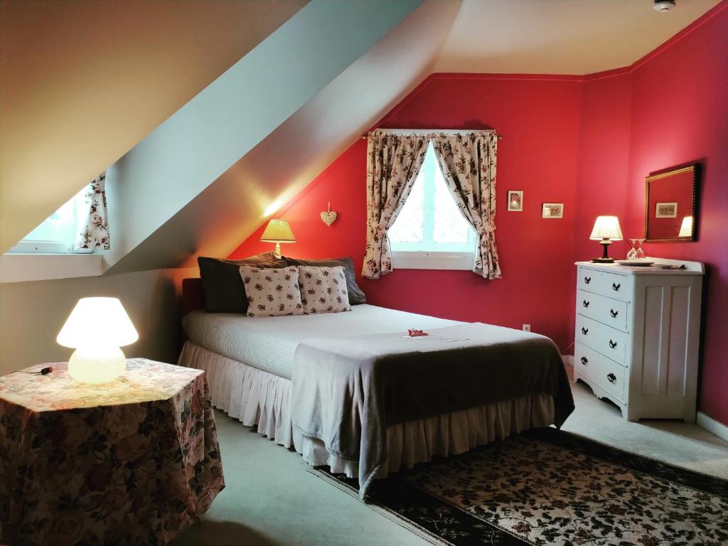 Postel nebo postele na pokoji v ubytování Auberge La Châtelaine