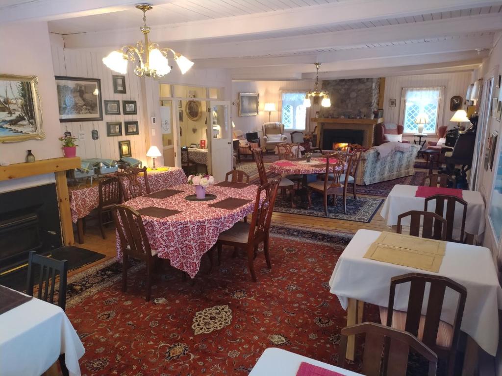 Posezení v ubytování Auberge La Châtelaine