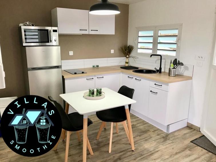 Kuchyň nebo kuchyňský kout v ubytování Villas Smoothie Papaya