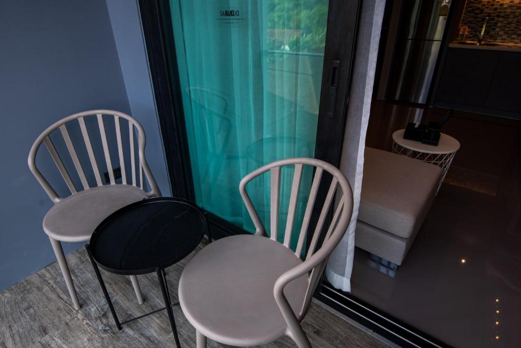 Posezení v ubytování Квартира 1спальня CitygateKamala D508 IBG Property