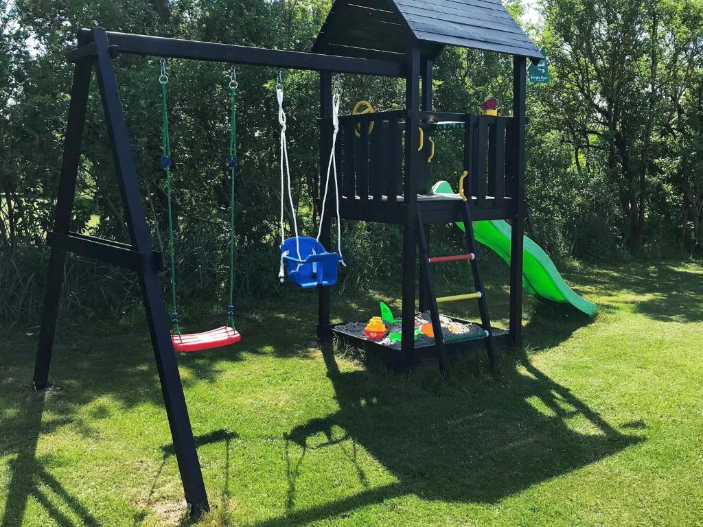 Herní místnost nebo prostor pro děti v ubytování Four-Bedroom Holiday home in Hjørring 8