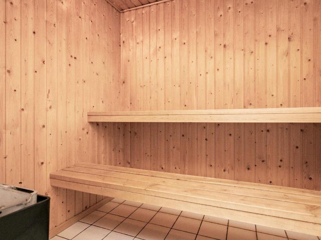 Fotografie z fotogalerie ubytování Four-Bedroom Holiday home in Hjørring 8 v destinaci Lonstrup