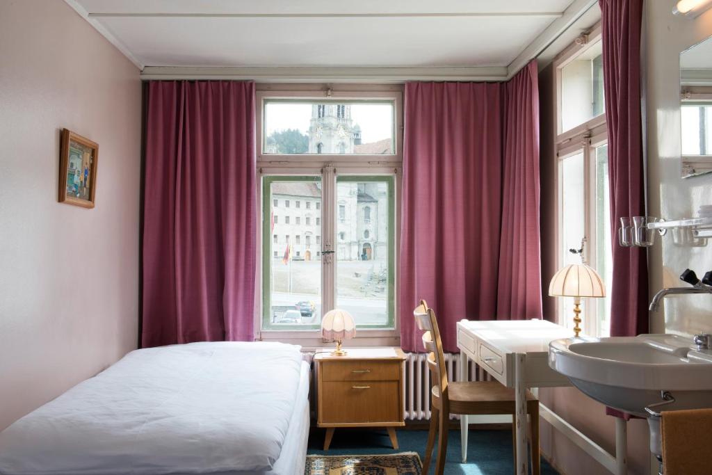 Katil atau katil-katil dalam bilik di KunstHotel Linde Garni