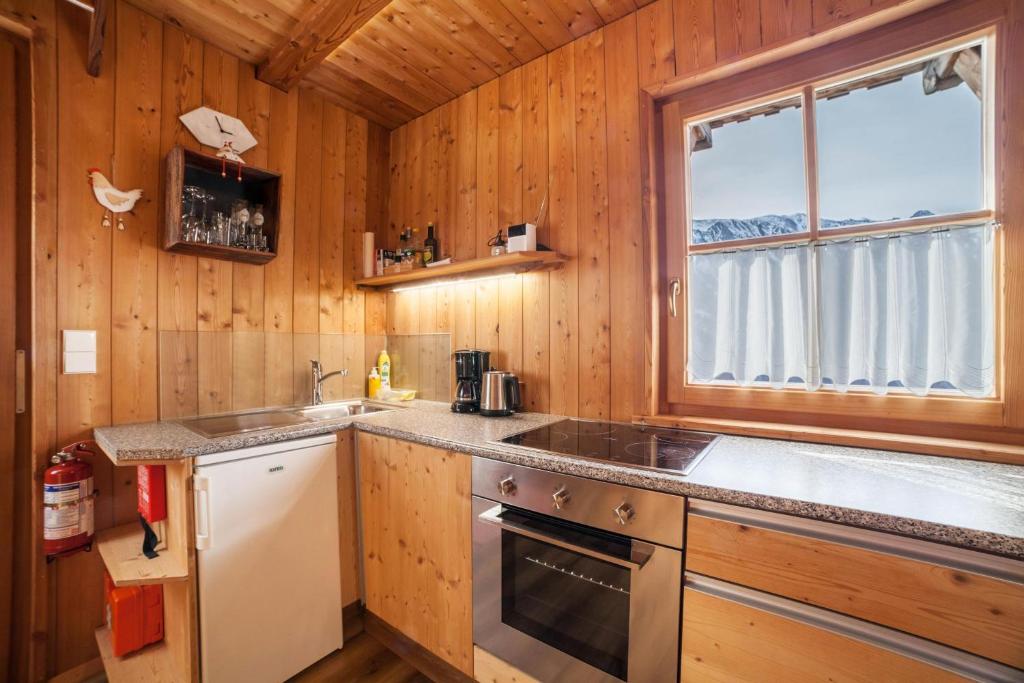 Kuchnia lub aneks kuchenny w obiekcie Ferienhaus Waldhof