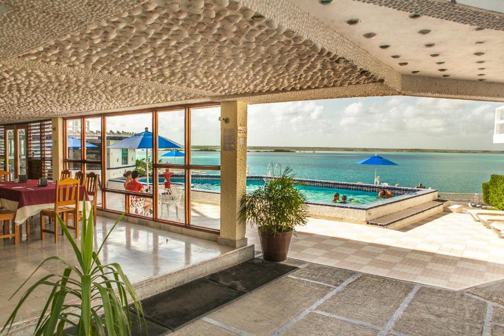 Bazén v ubytování Hotel Laguna Bacalar nebo v jeho okolí