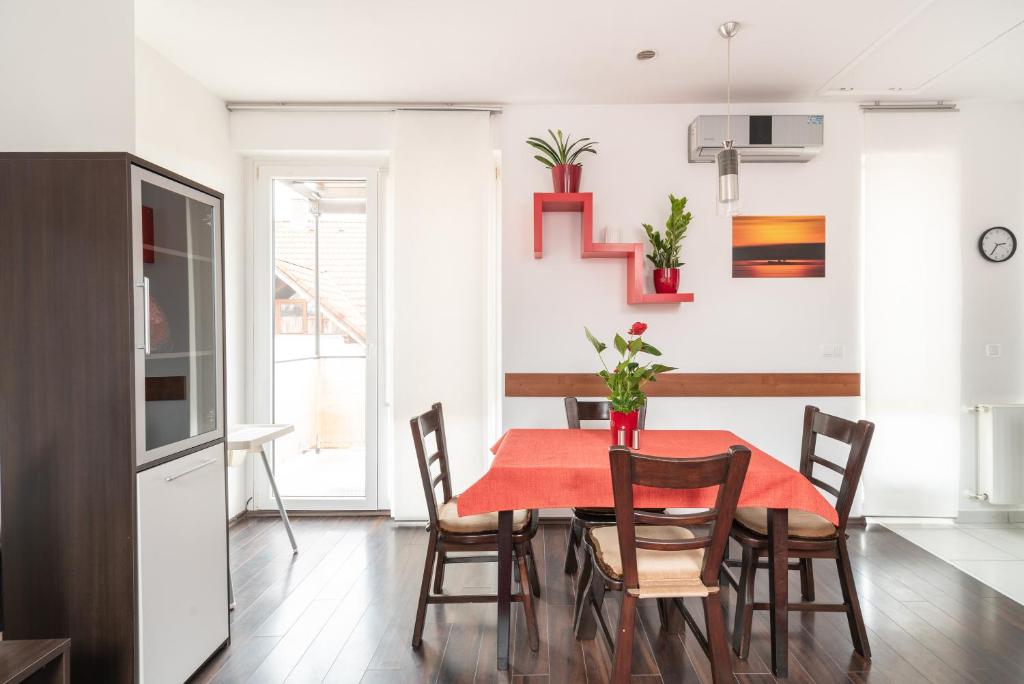 Fotografie z fotogalerie ubytování Grand 56 Apartman-Keszthely v destinaci Keszthely