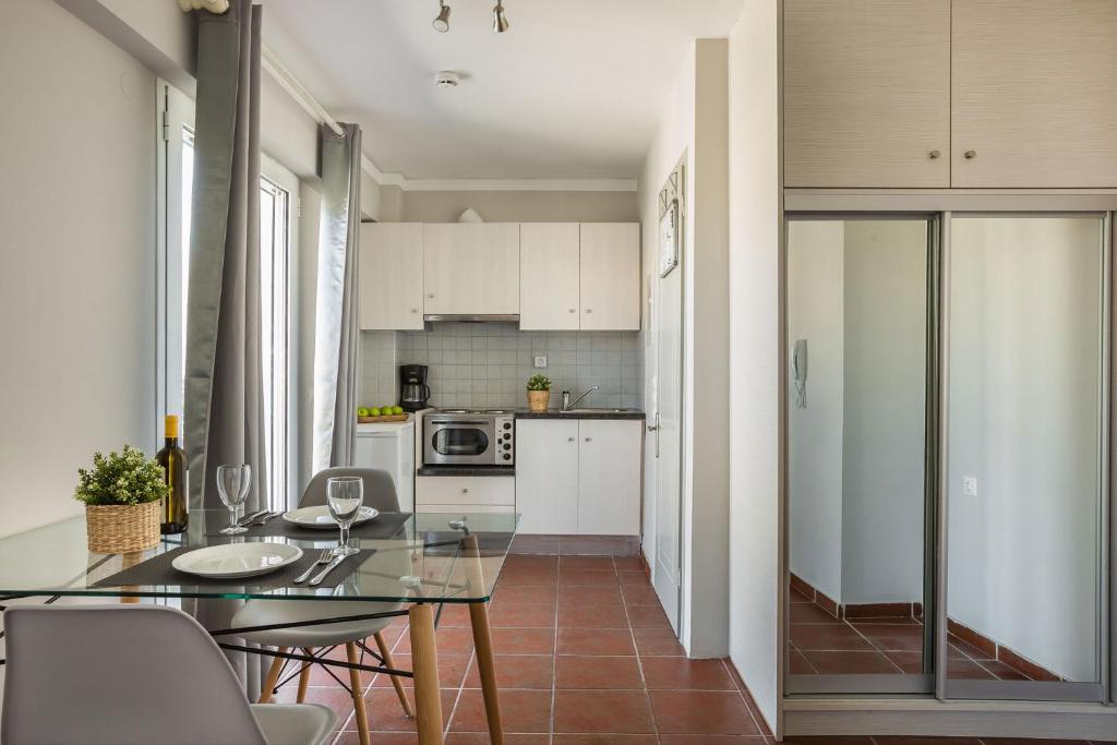 Kuchnia lub aneks kuchenny w obiekcie Fidias city rooms