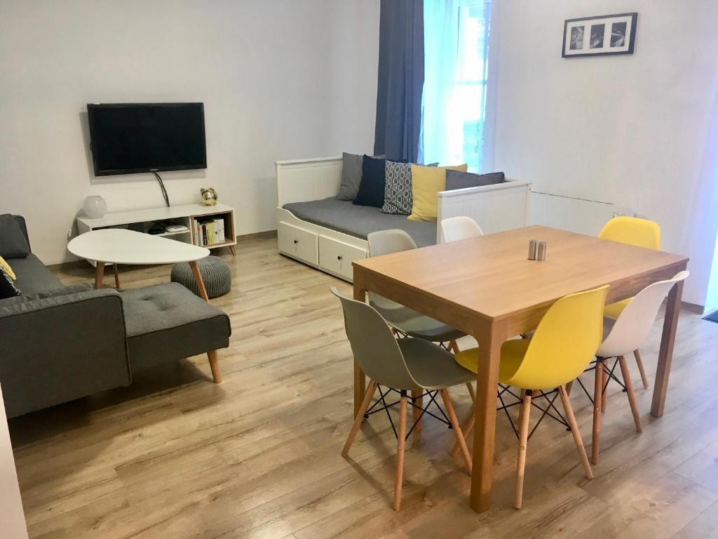 TV a/nebo společenská místnost v ubytování Apartman u Štoly