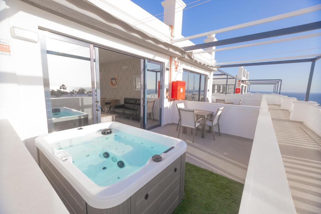 Atlantico Plaza 2A - 2 beds - 2 baths, Puerto del Carmen – Updated 2023  Prices