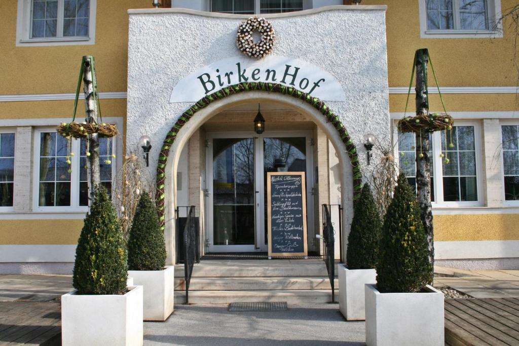 Exteriér alebo vchod do ubytovania BIRKENHOF GOLS - B & B - Wohlfühl Hotel mit Wochenend-Restaurant