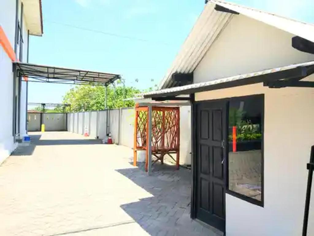 Fotografie z fotogalerie ubytování RedDoorz at Hotel Nuansa Ngawi v destinaci Ngawi