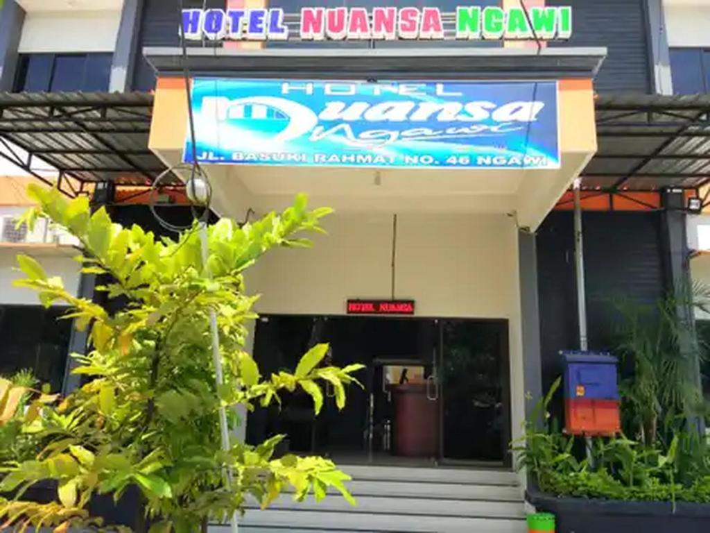 Fotografie z fotogalerie ubytování RedDoorz at Hotel Nuansa Ngawi v destinaci Ngawi