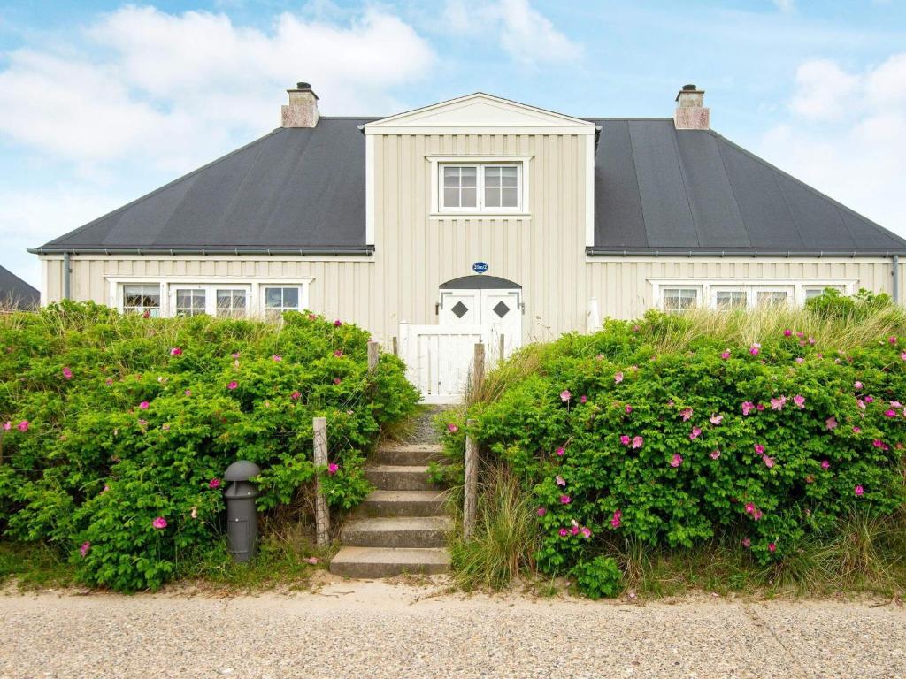 Zahrada ubytování 5 person holiday home in Ringkøbing-By Traum