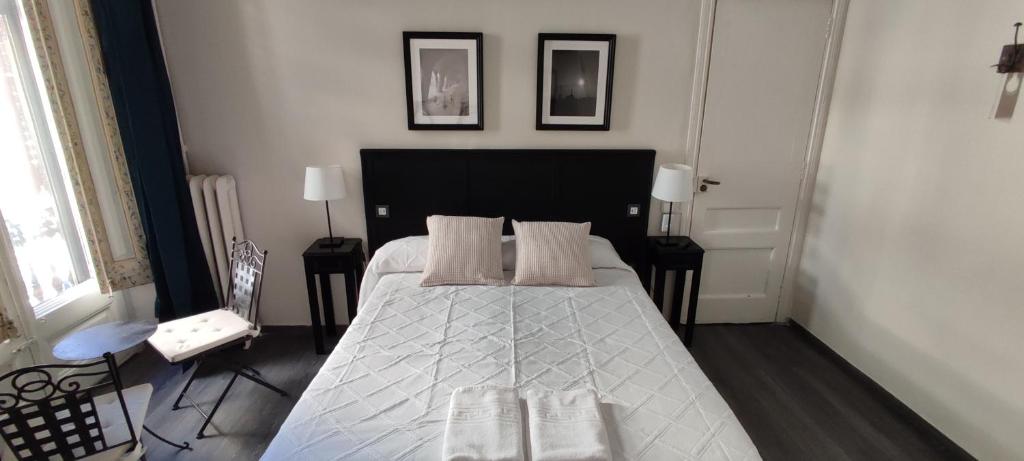 Casa Consell Bailen, Guest House - Family Room With Private Bathroom