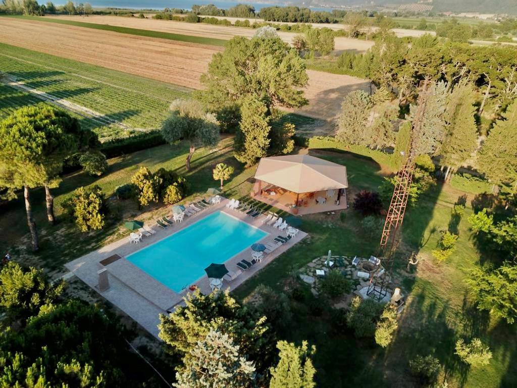 Bazén v ubytování Vecchio Faro Residence nebo v jeho okolí