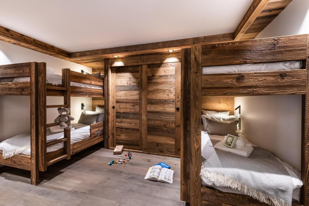 Postel nebo postele na pokoji v ubytování Vail Lodge by Alpine Resorts