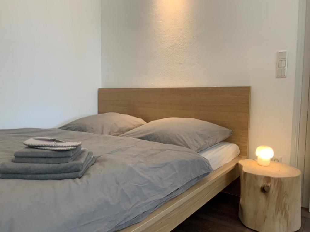 Кровать или кровати в номере 1-2 Zimmer in alter Villa - Netflix+Homeoffice