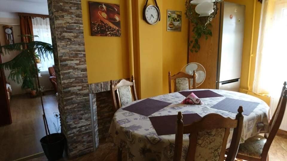 Zdjęcie z galerii obiektu Rita Apartman w Gyenesdiás