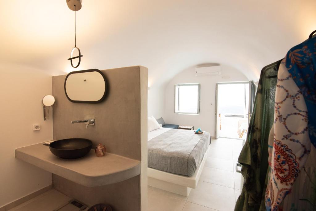 Caldera Cliff Illusion - 15