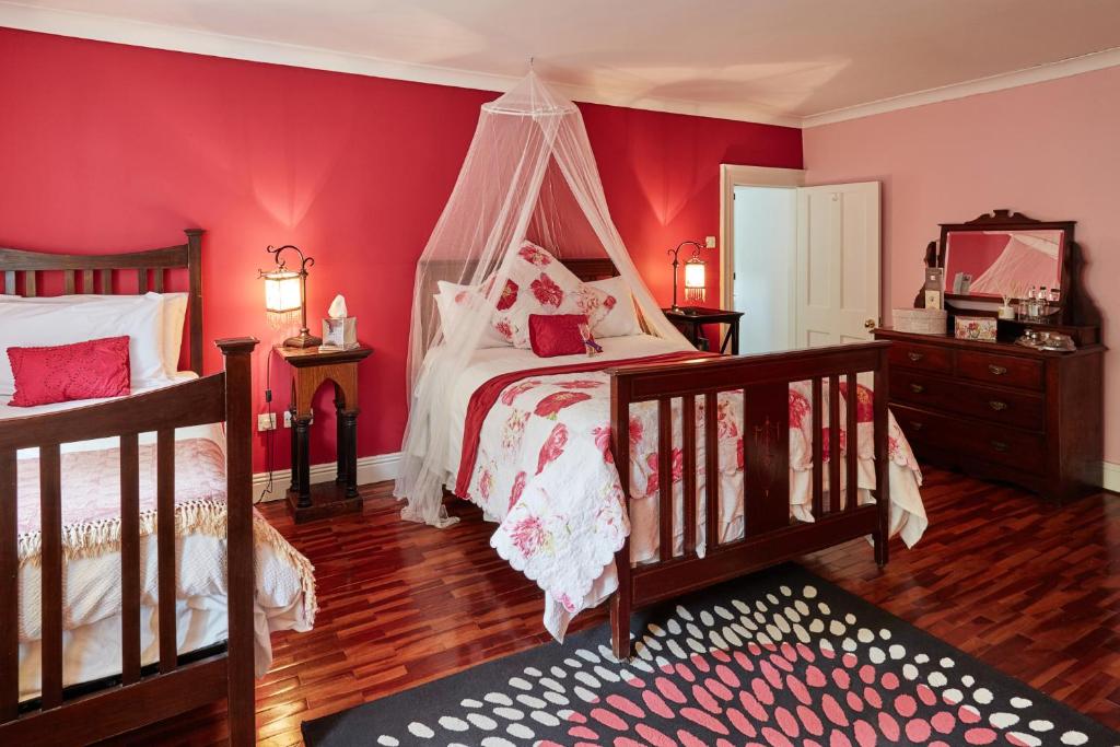 Postel nebo postele na pokoji v ubytování Barnabrow Country House