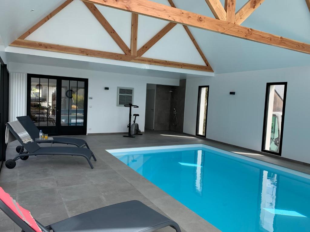 Villa avec piscine intérieure à Sainte- Marine