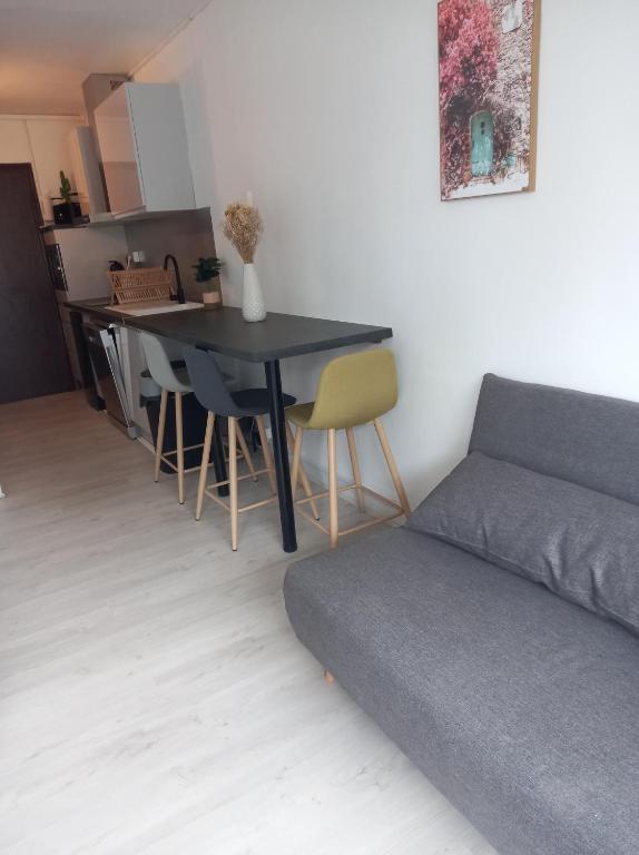 Kuchyň nebo kuchyňský kout v ubytování Studio à 100m de la plage