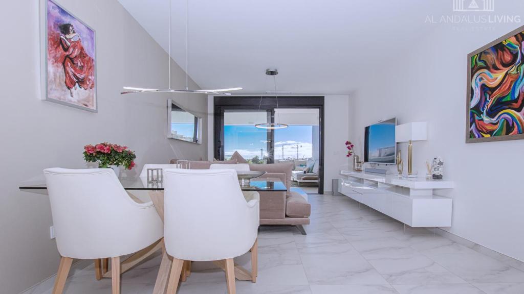 Posedenie v ubytovaní Contemporary apartment 8 min to Puerto Banus