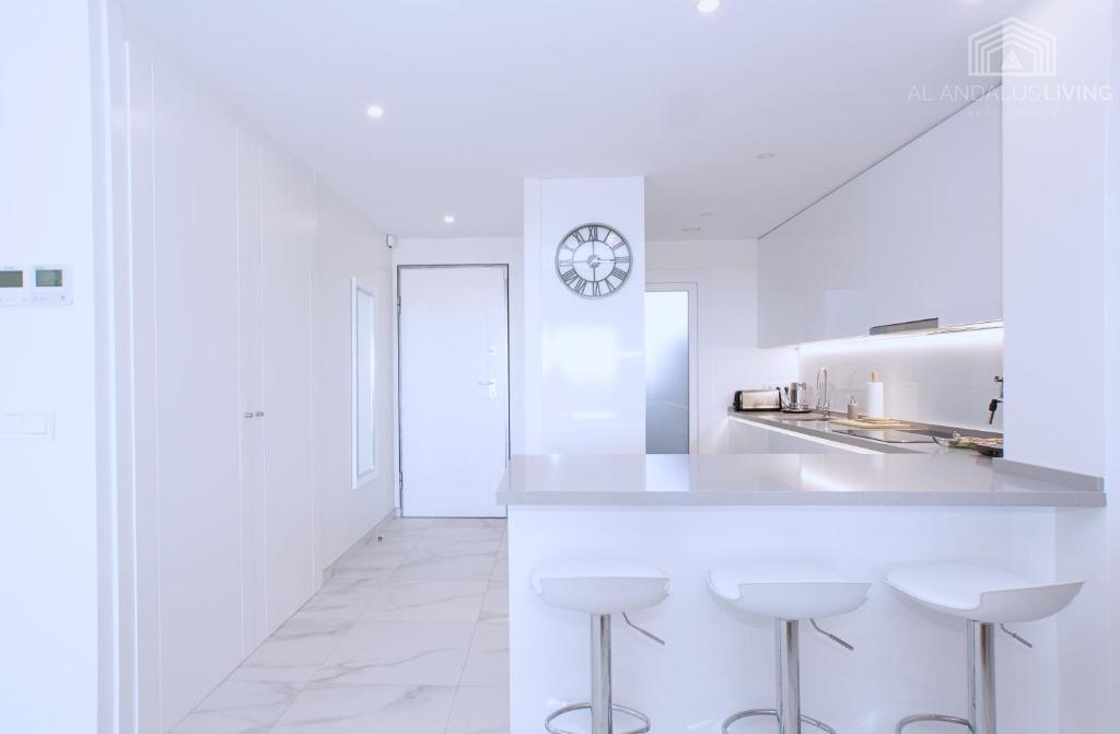 Kuchyňa alebo kuchynka v ubytovaní Contemporary apartment 8 min to Puerto Banus