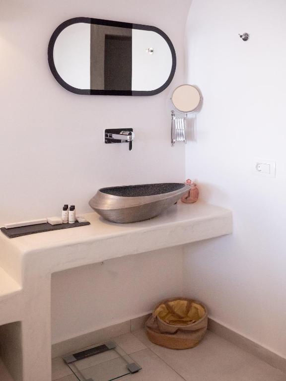 Caldera Cliff Illusion - 5