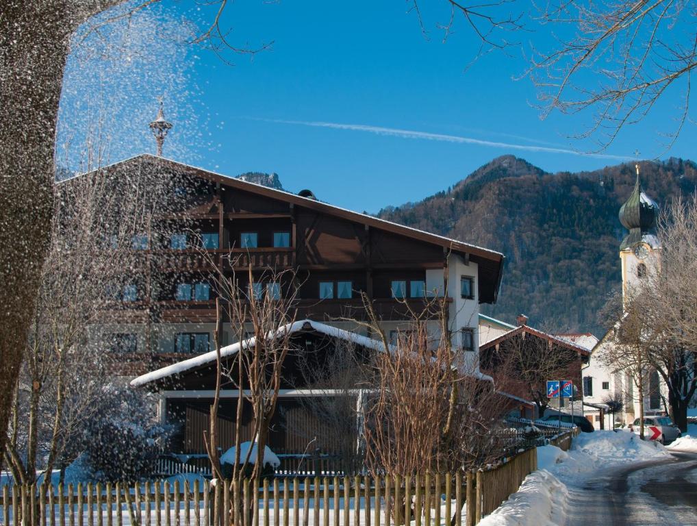 Nespecifikovaný výhled na hory nebo výhled na hory při pohledu z hotelu