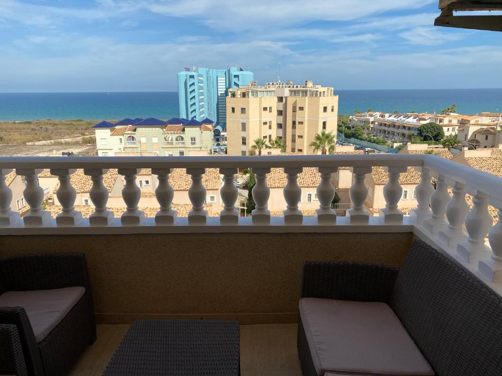 3 bedroom penthouse with amazing sea views/ pool, El Moncayo ...