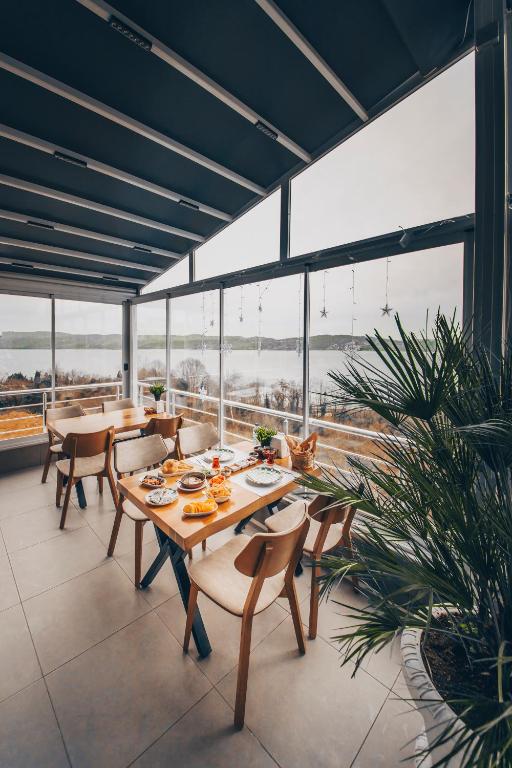 A seating area at Sapanca View Hotel