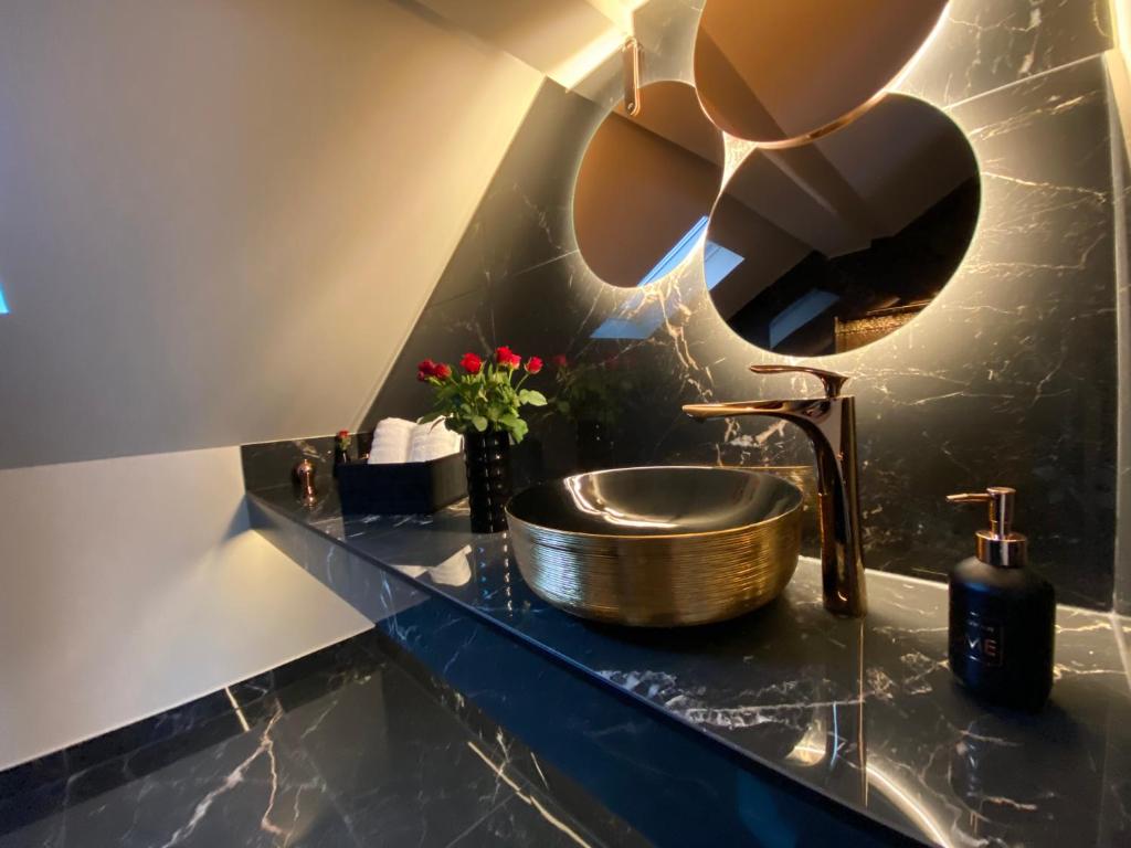 Magnifique Villa le89golden jacuzzi et sauna privatif – photo 3
