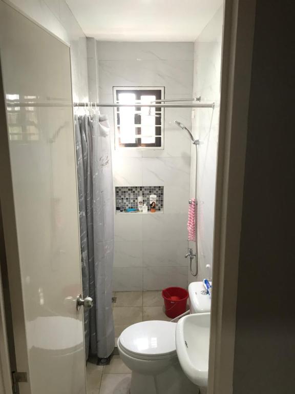 Koupelna v ubytování 2-Storey Rental Unit w/ Garage in Balanga Bataan